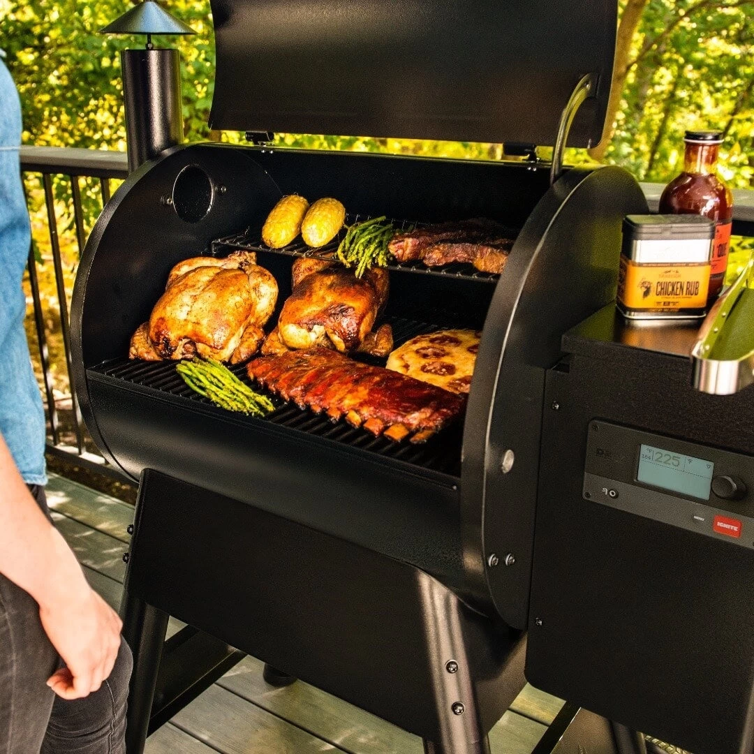 Traeger Black Pro 780 WiFi-Enabled Pellet Grill 9 Traeger Black Pro 780 WiFi-Enabled Pellet Grill - Image 7