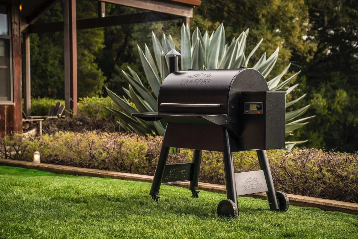 Traeger Black Pro 780 WiFi-Enabled Pellet Grill 7 Traeger Black Pro 780 WiFi-Enabled Pellet Grill - Image 5
