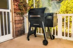 Traeger Ironwood 650 WiFi-Enabled Pellet Grill With Sensor -Outdoor Garden Living 093769 2