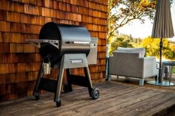 Traeger Ironwood 650 WiFi-Enabled Pellet Grill With Sensor -Outdoor Garden Living 093769 4