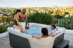 Freeflow Spas Azure™ Premier Hot Tub -Outdoor Garden Living 094274 2