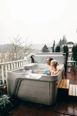 Freeflow Spas Azure™ Premier Hot Tub -Outdoor Garden Living 094274 3