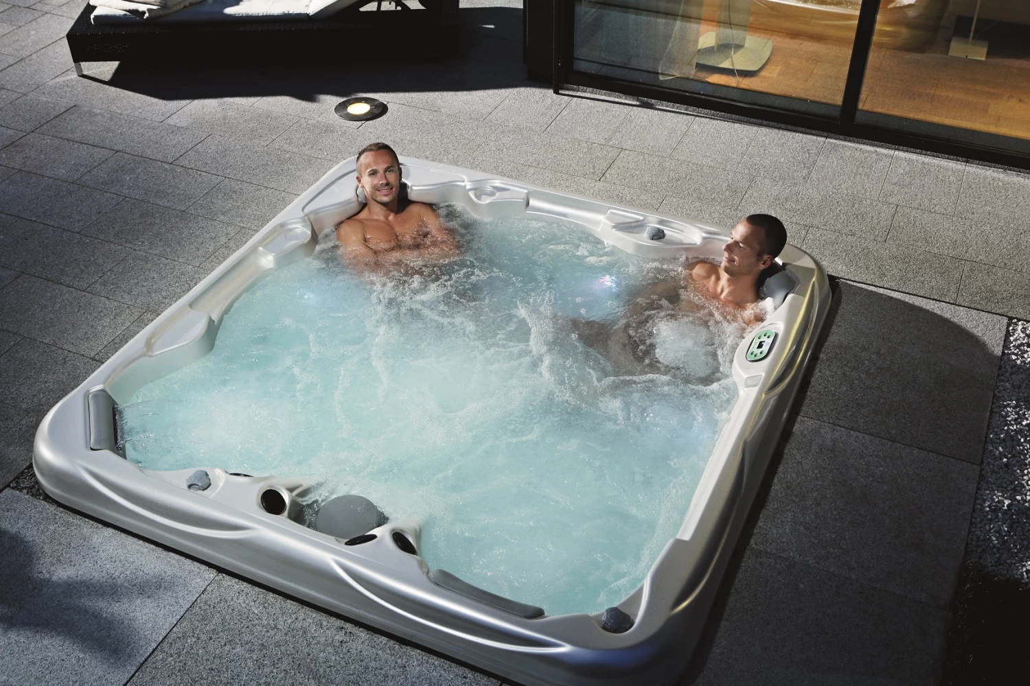 Artesian Spas 853DL Deluxe Class South Seas Portable Hot Tub 4 Artesian Spas 853DL Deluxe Class South Seas Portable Hot Tub - Image 2