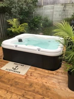 Retreat Modern Series Nordic Hot Tub -Outdoor Garden Living 989638 5