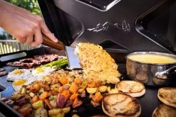 Traeger Flat Top Grill Flatrock™ Griddle -Outdoor Garden Living 990360 15