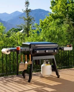 Traeger Flat Top Grill Flatrock™ Griddle -Outdoor Garden Living 990360 9