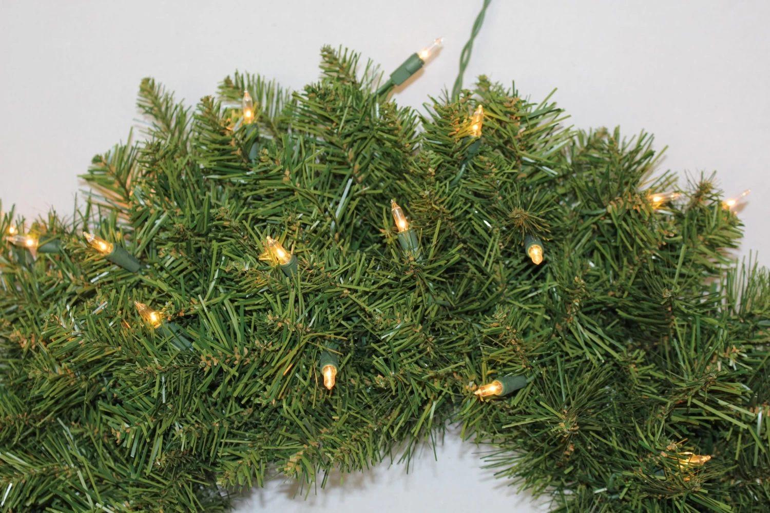 24" New Carrington Pre-Lit Wreath 5 24" New Carrington Pre-Lit Wreath - Image 3