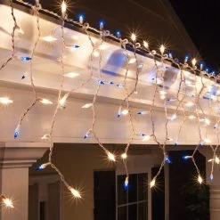 Set Of 300 Icicle Lights On A White Wire
