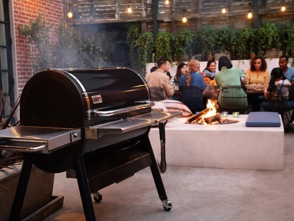 Weber SmokeFire EX6 Wood Fired Pellet Grill 7 Weber SmokeFire EX6 Wood Fired Pellet Grill - Image 5