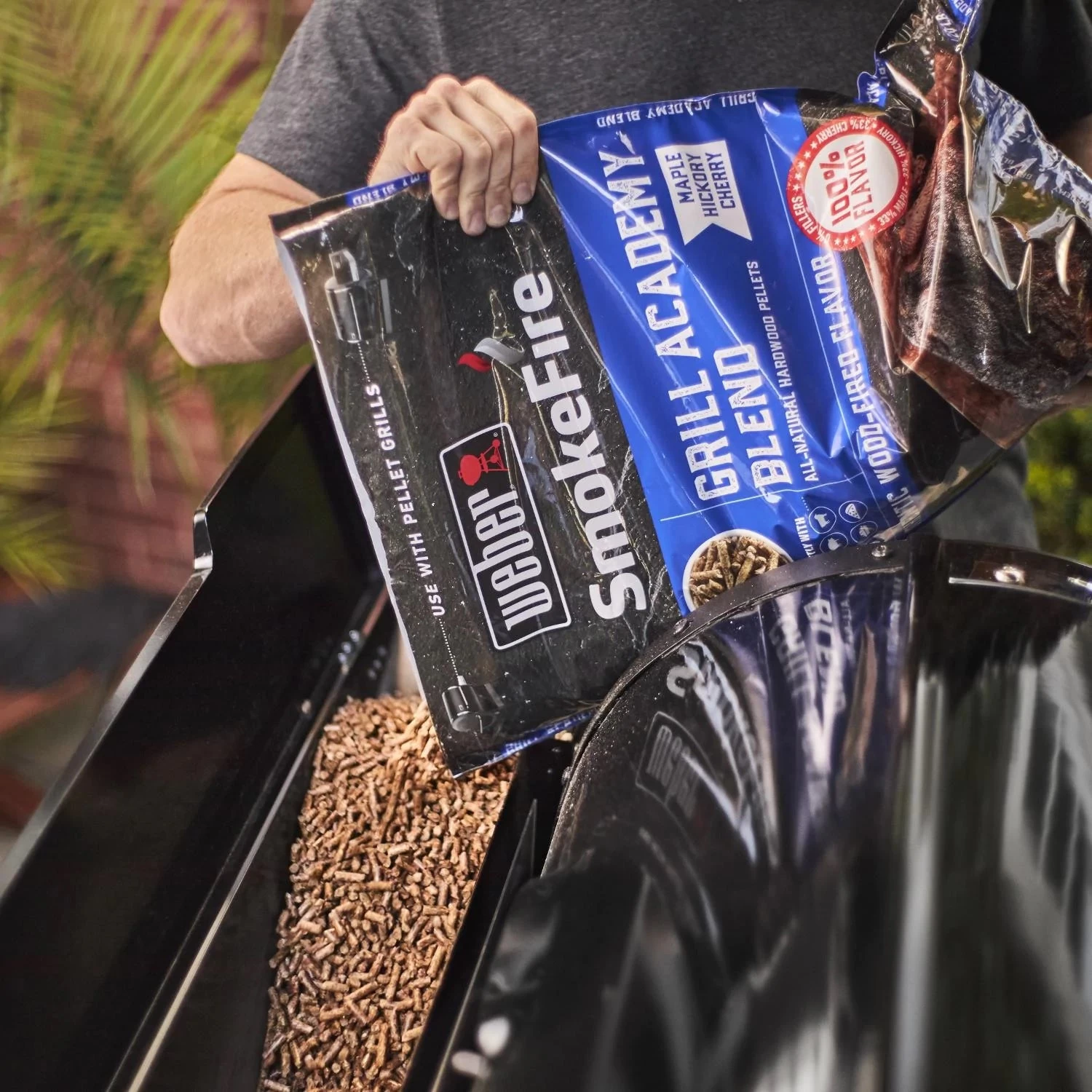 Weber SmokeFire EX4 Wood Fired Pellet Grill 18 Weber SmokeFire EX4 Wood Fired Pellet Grill - Image 16